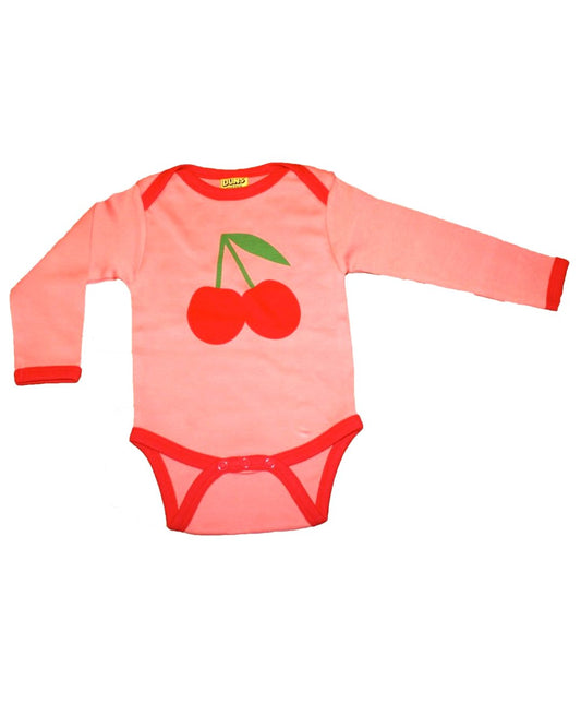 Rosa Babybody mit Kirschen aus Biobaumwolle von DUNS Sweden