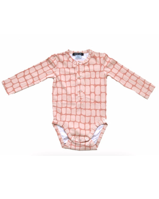 Babybody mit Kroko Print in Apricot aus Biobaumwolle