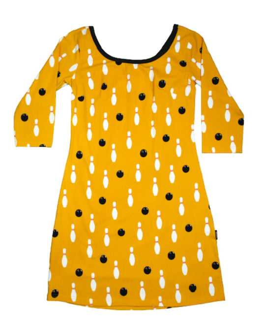 Senffarbenes Damenkleid mit weißen Kegeln und schwarzen Bowling Kugeln aus Biobaumwolle von moromini