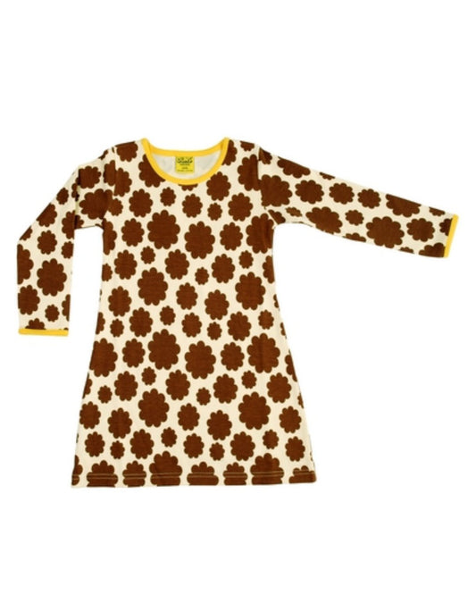 Hellbraunes Kleid mit dunkelbraunen Keks Muster aus Biobaumwolle von DUNS Sweden bei juicyfashion 