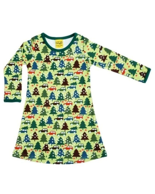 grünes Kleid für Kinder mit Tannenbäumen von DUNS Sweden aus Biobaumwolle bei juicyfashion 