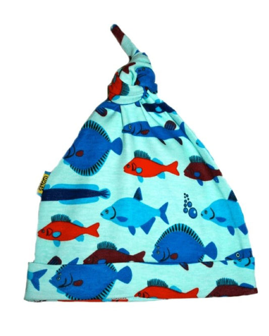 Hellblaue Knotenmütze mit Fischen in Blau und Rot aus Biobaumwolle von DUNS Sweden