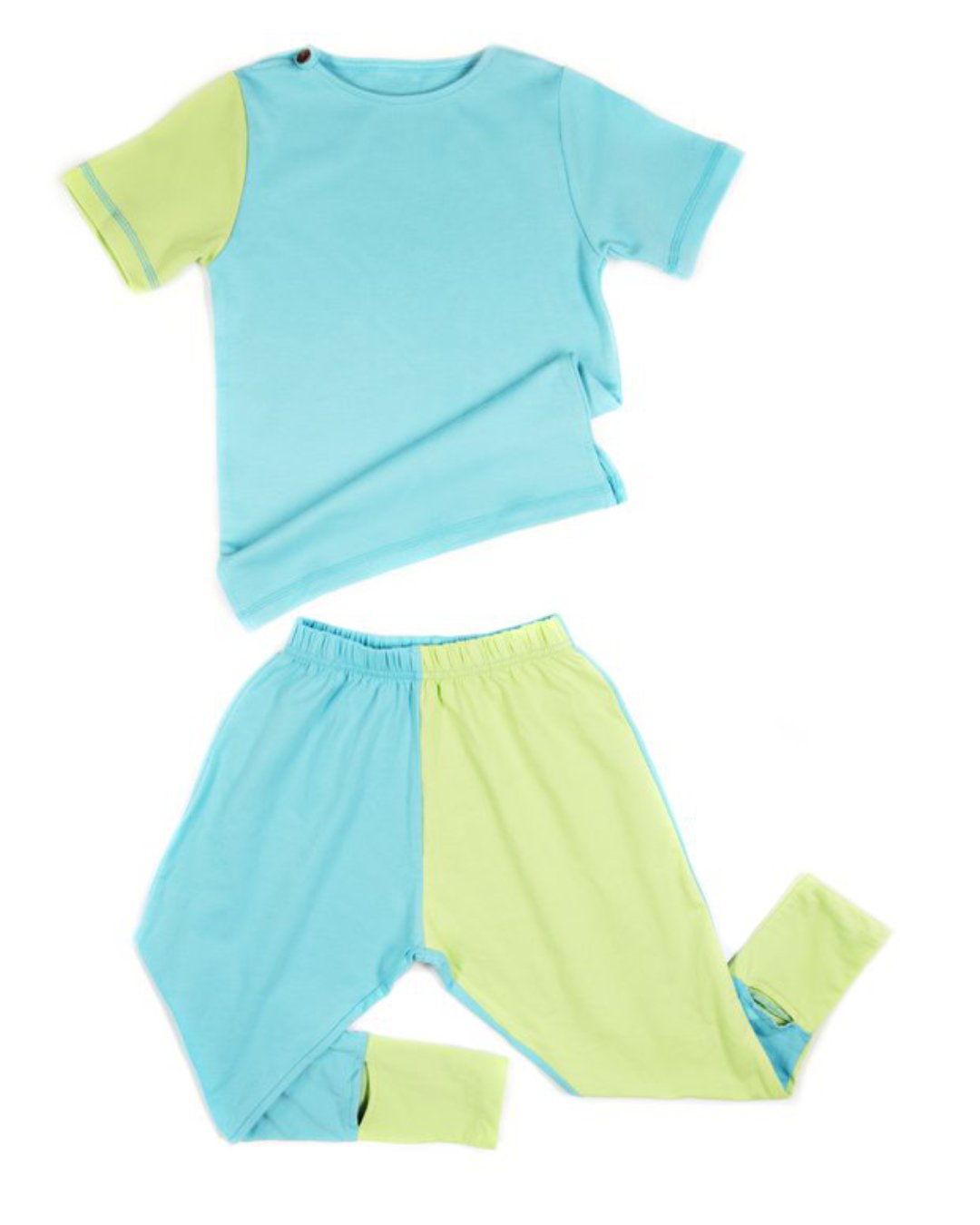 Schlafanzug für Kinder mit kurzärmligen Oberteil und langer Hose aus Bambusviskose in hellblau und grün
