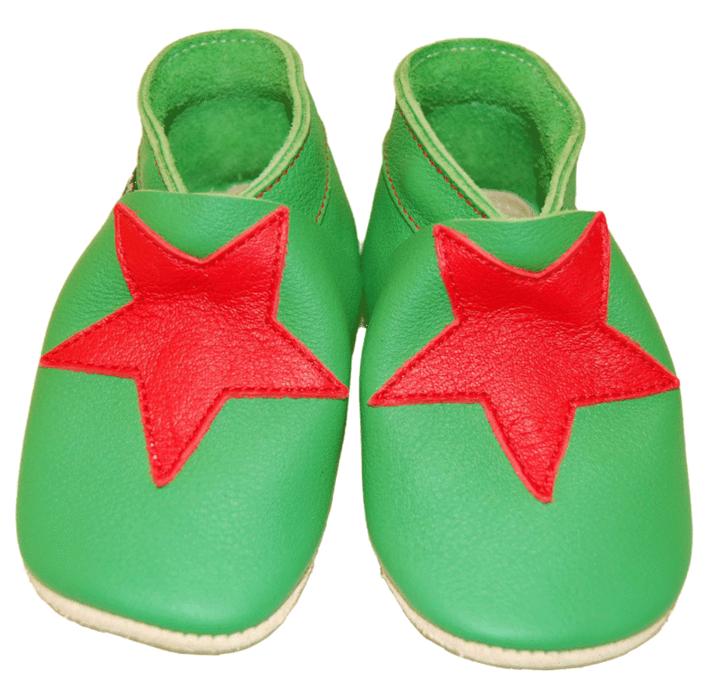 Grüne Krabbelschuhe mit rotem Stern