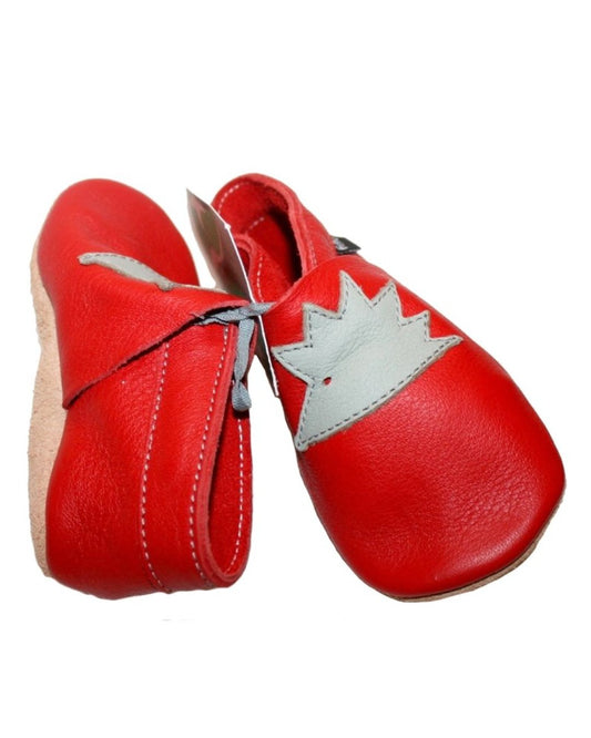 Rote Lederpuschen mit silbergrauem Igel aus Bioleder