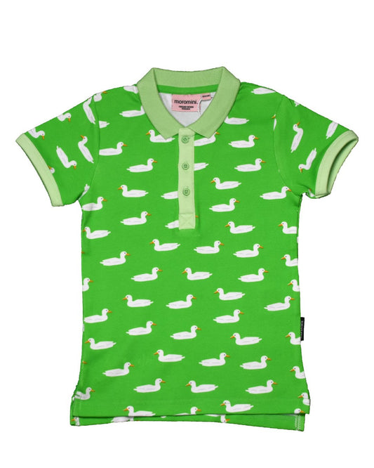 Grünes T-Shirt mit Polokragen und  weißen Enten aus Biobaumwolle von moromini