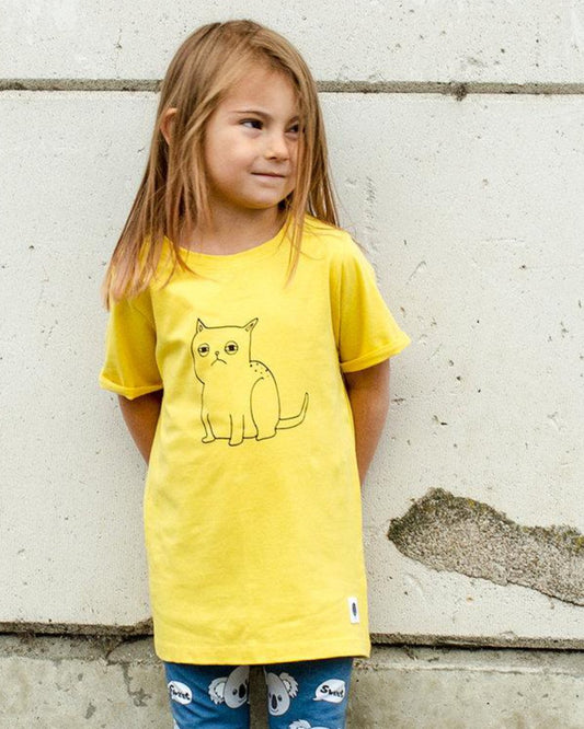 Mädchen mit GRUMPY CAT T-Shirt aus Biobaumwolle in gelb